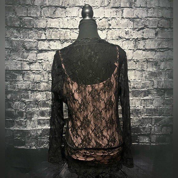 Miss H Top - Picture 5 of 5